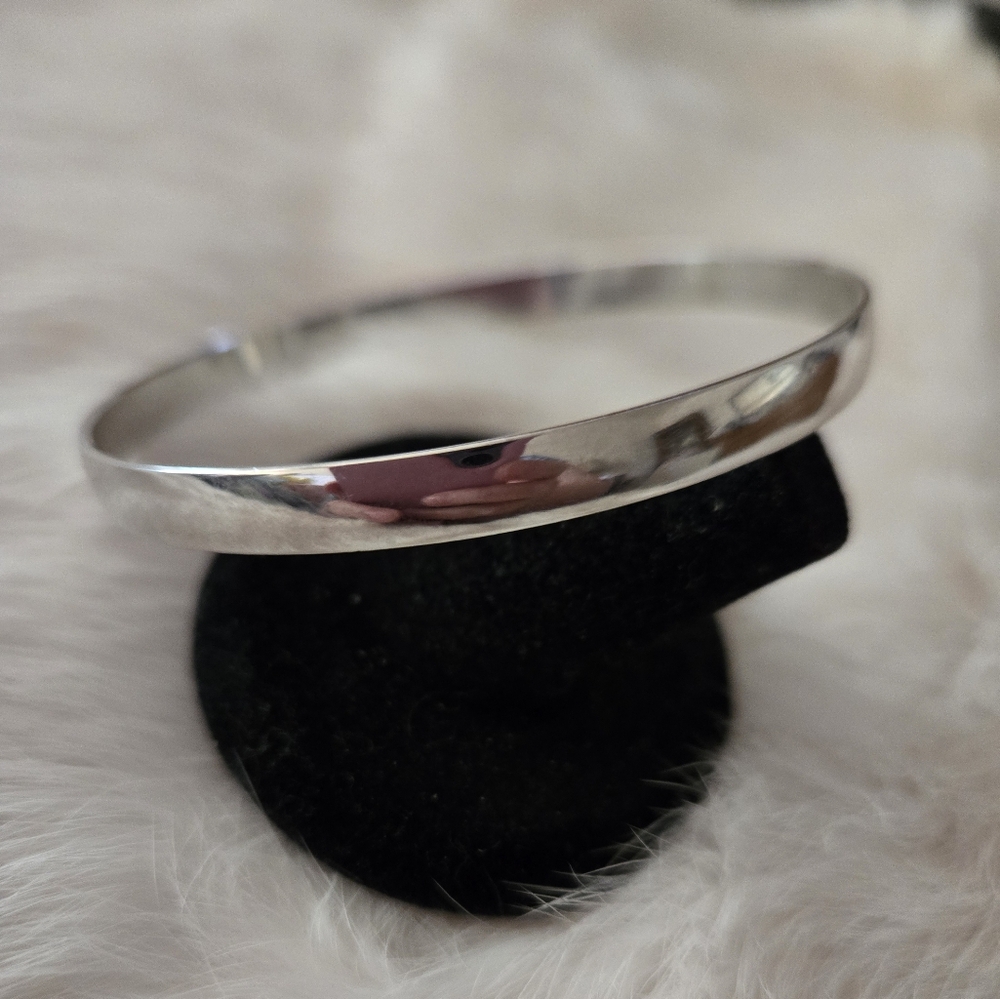 Vintage Signed Trifari 8.25" Silver Tone Bangle Bracelet